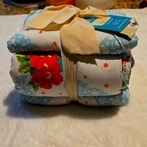 SOLDeer woman vintage floral Sham SET NWT hard to find Beautiful